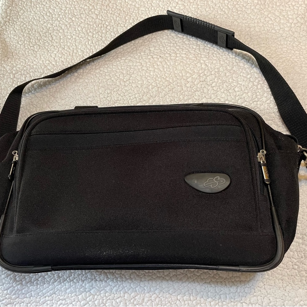 Black  Underseat Carry-On Travel Luggage Bag without Wheels